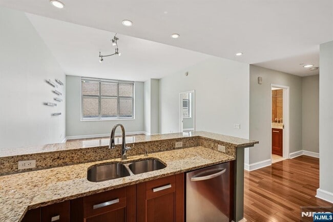 Building Photo - 8100 River 210A