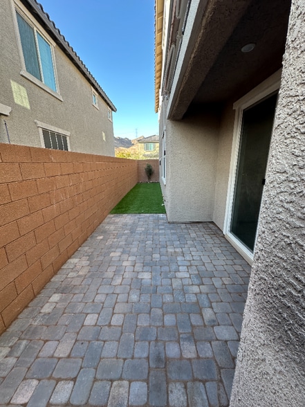 Building Photo - 1356 Cerulean Ave