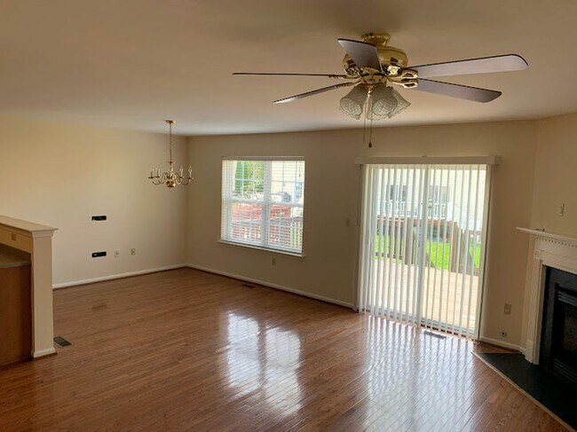 Building Photo - New Macungie Rental Listing