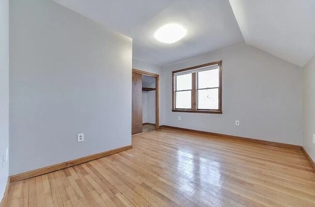 Building Photo - 174 Porter St