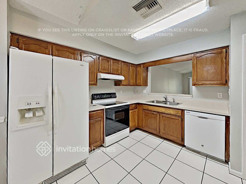 Building Photo - 385 Filmore Dr
