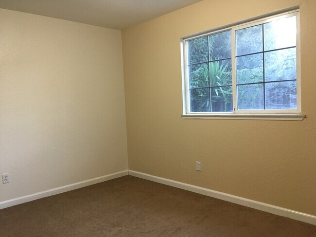 Building Photo - 1111 Central Ave