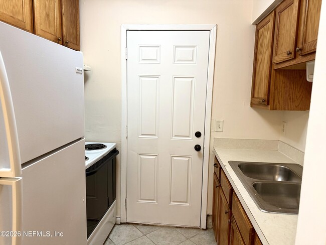 Building Photo - 3226 Rosselle St