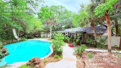 Building Photo - 909 Gazell Trail