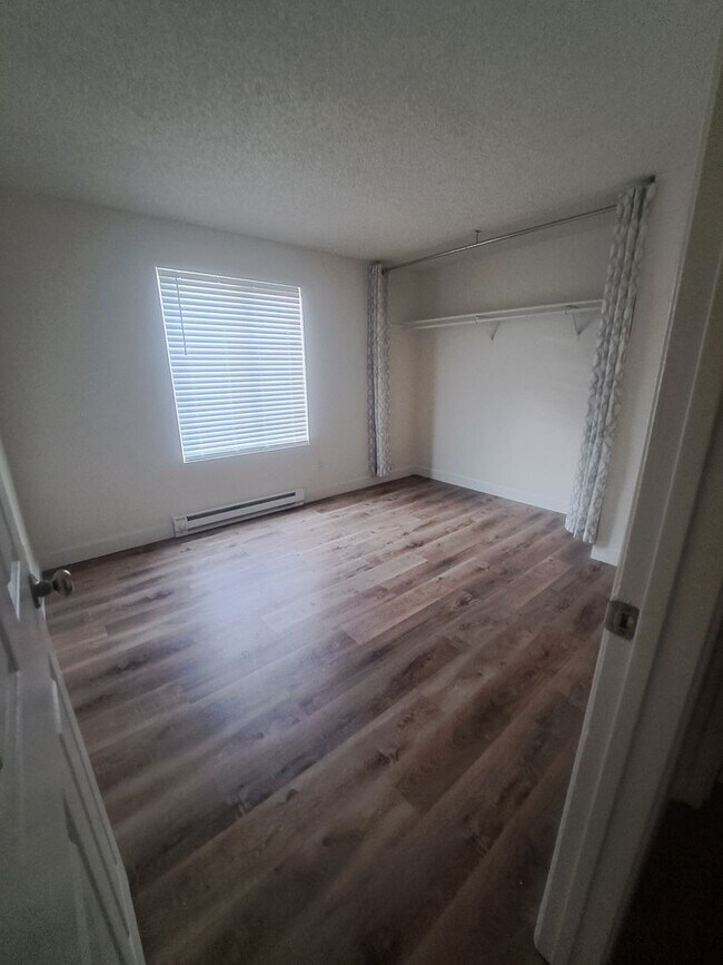 Building Photo - AR6290