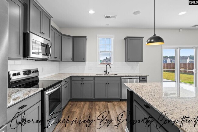 Building Photo - 13 Spinney Ct