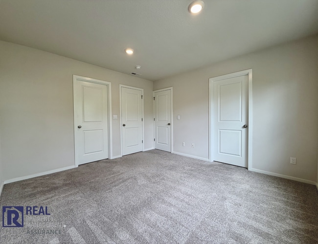 Building Photo - Modern 3BR/2.5BA Townhome in Cornelius – Bonus Loft, 2-Car Garage & Move-In Ready!