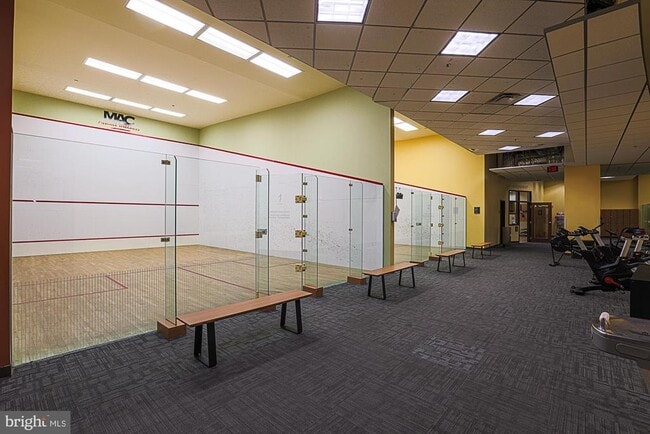 Building Photo - 675 S President St