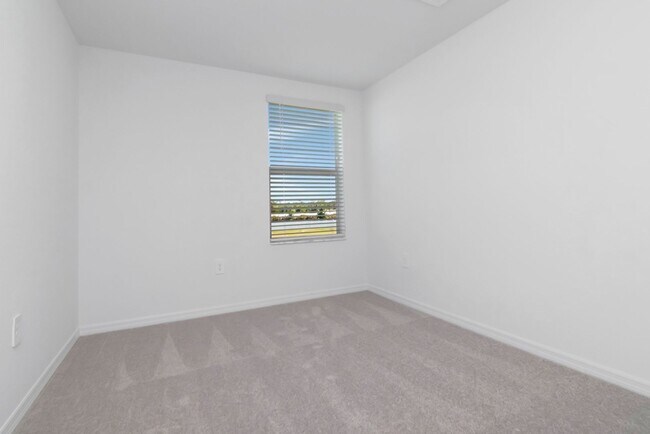 Building Photo - Brand-New 3BR/2.5BA Townhome in Lakewood Ranch — Internet, Trash, & Lawn Care Included