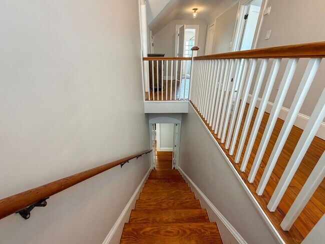 Building Photo - Luxury Historic Home Near UF | Fully Renovated 3BR/2BA with Private Yard & Premium Finishes