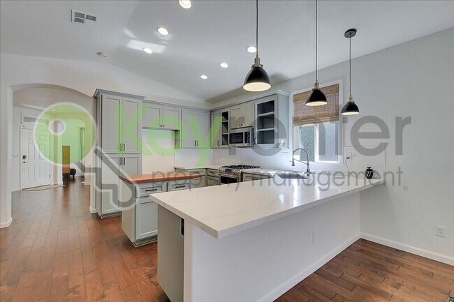 Building Photo - 4510 Pheasant Ln