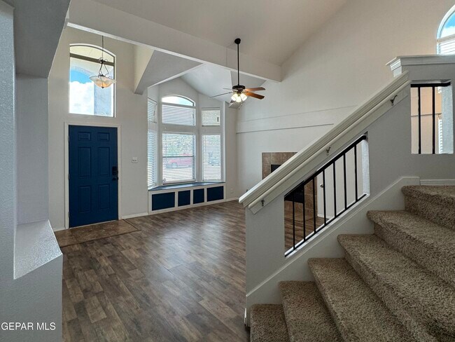 Building Photo - 13260 Emerald Creek Dr