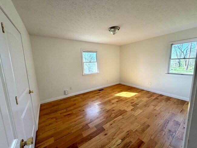 Building Photo - 115 Beecher St