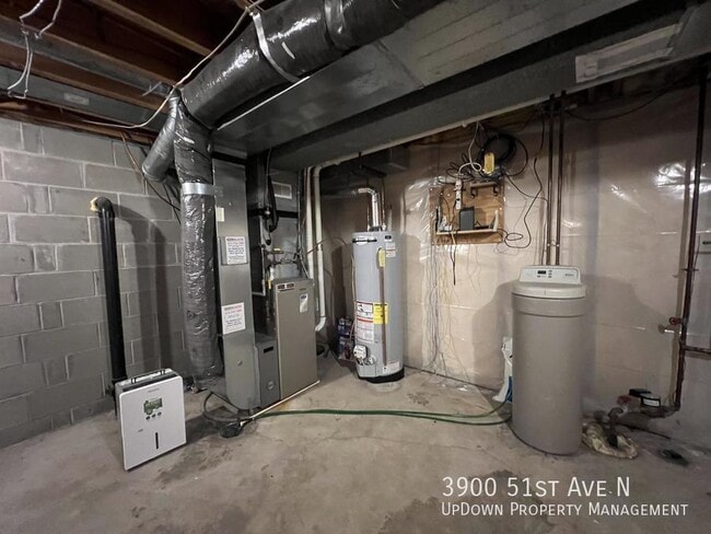 Building Photo - 3900 51st Ave N