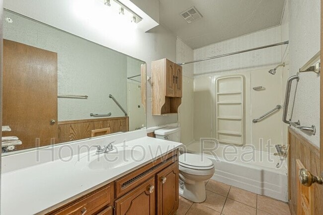 Building Photo - 1332 SW 63rd St