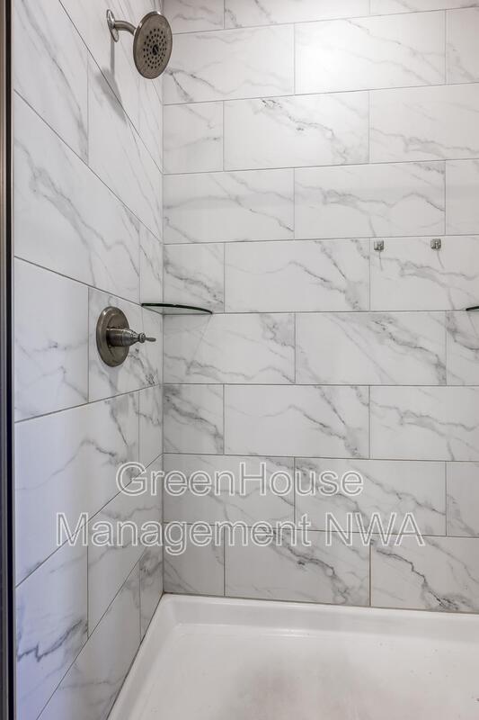 Building Photo - 7 Ripley Ln