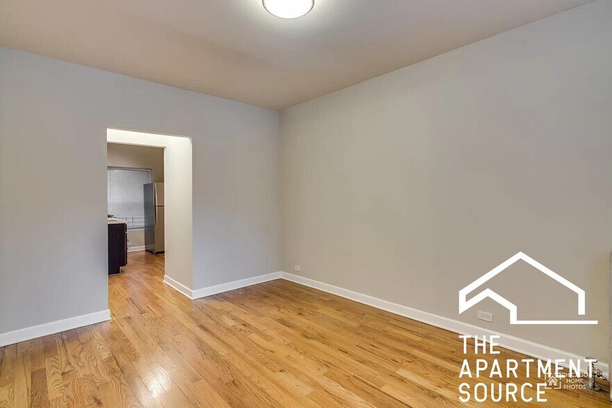 Building Photo - 836 E 53rd St