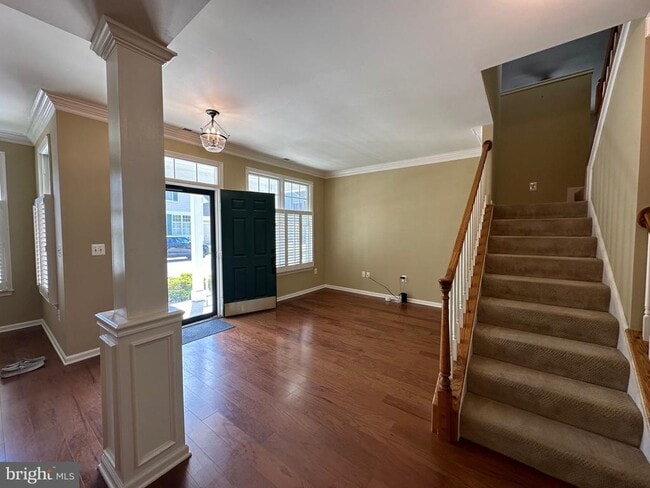 Building Photo - 28405 Pinehurst Cir