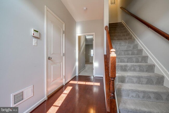 Building Photo - 985 Morgan Run Rd