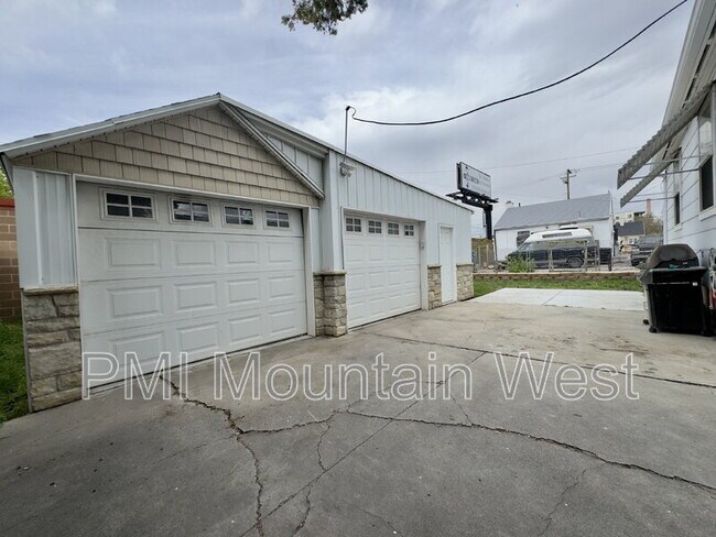 Building Photo - 3324 S 1100 E