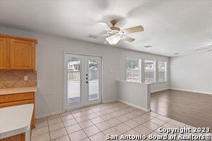 Building Photo - 208 Valona Dr