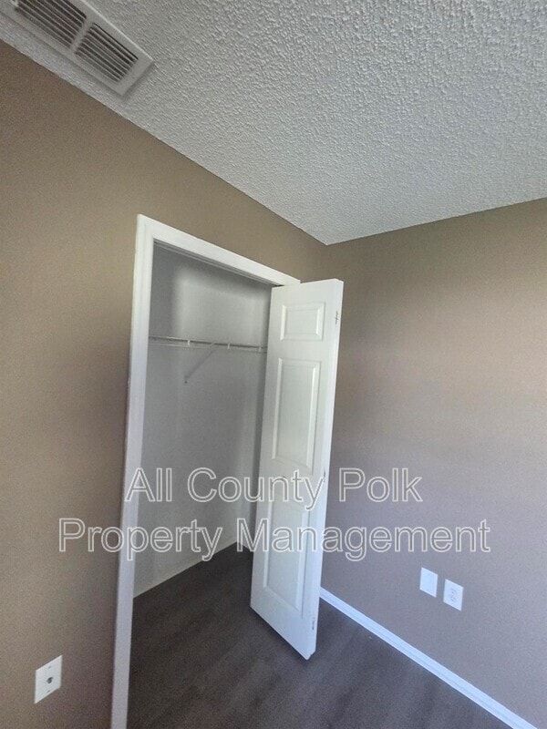 Building Photo - 1410 Bramblewood Dr
