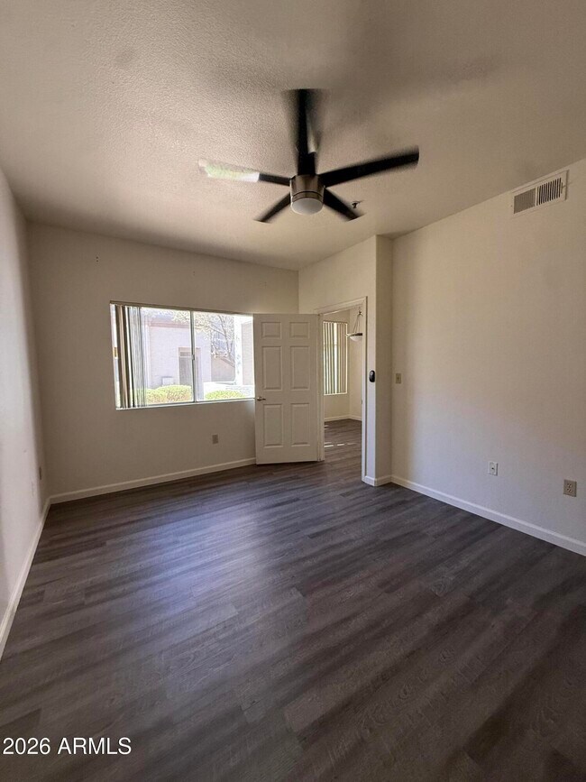 Building Photo - 11375 E Sahuaro Dr