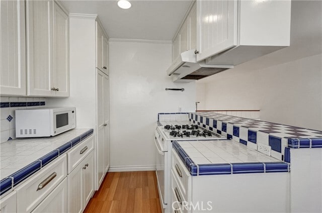 Building Photo - 1711 Grismer Ave