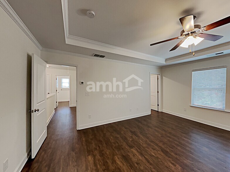 Building Photo - 439 Pearson Cir