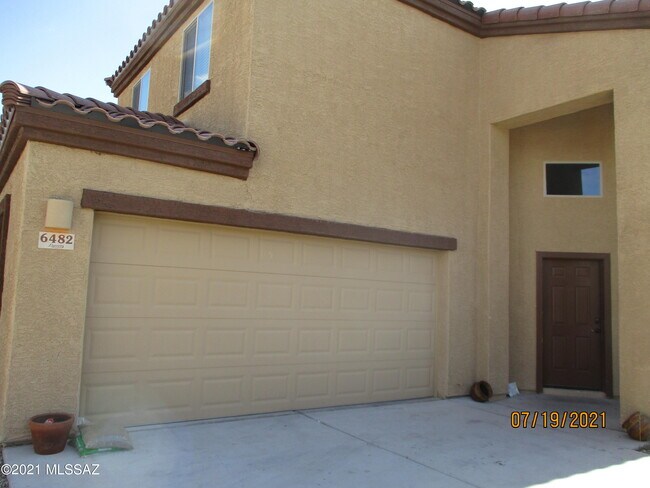 Building Photo - 6482 E Brushback Loop