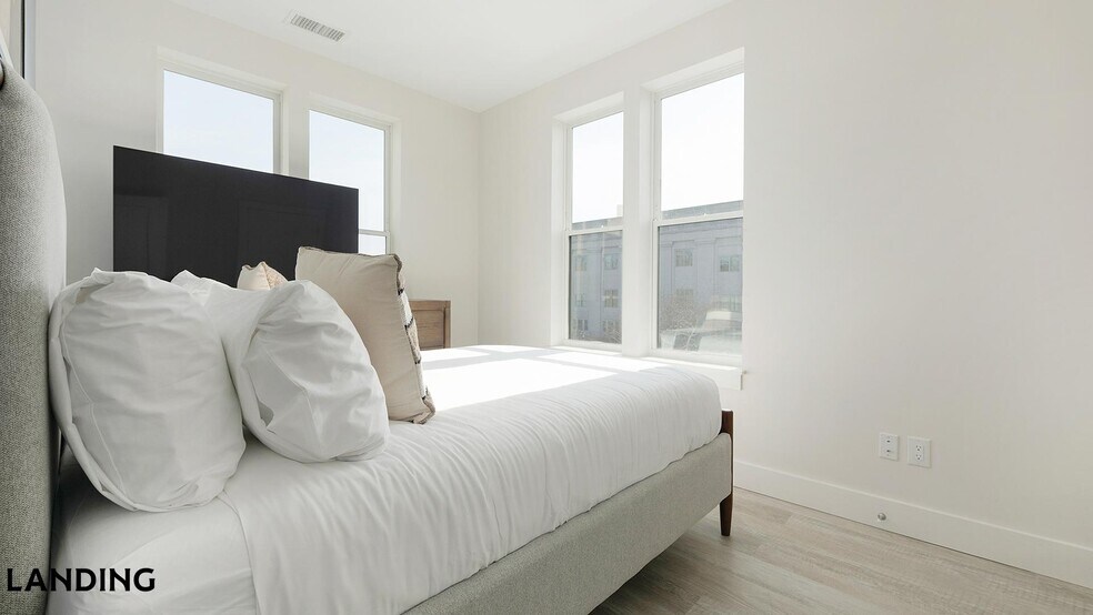 Building Photo - 2005 11th St NW