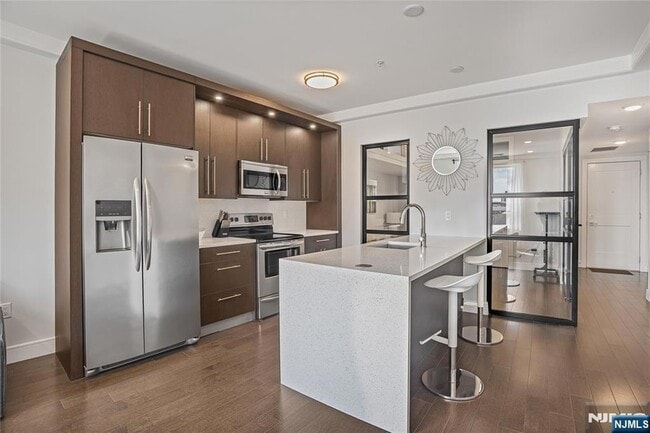 Building Photo - 6401 Park Ave