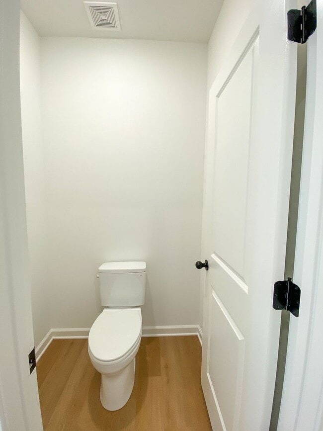 Building Photo - 4 bedroom, 2 bathroom near Brighton Middle...