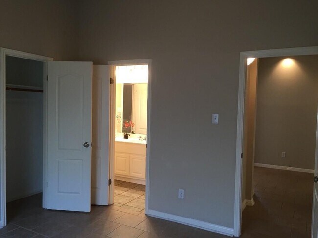 Building Photo - 1702 Buttercup Creek Blvd