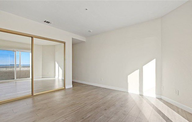 Building Photo - 25 S 15th Pl