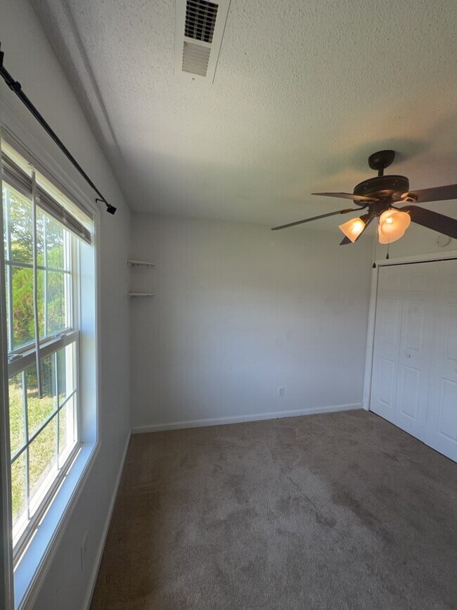 Building Photo - 436 Dion Dr