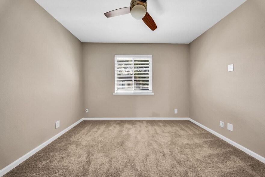 Building Photo - 4446 Seminole Way