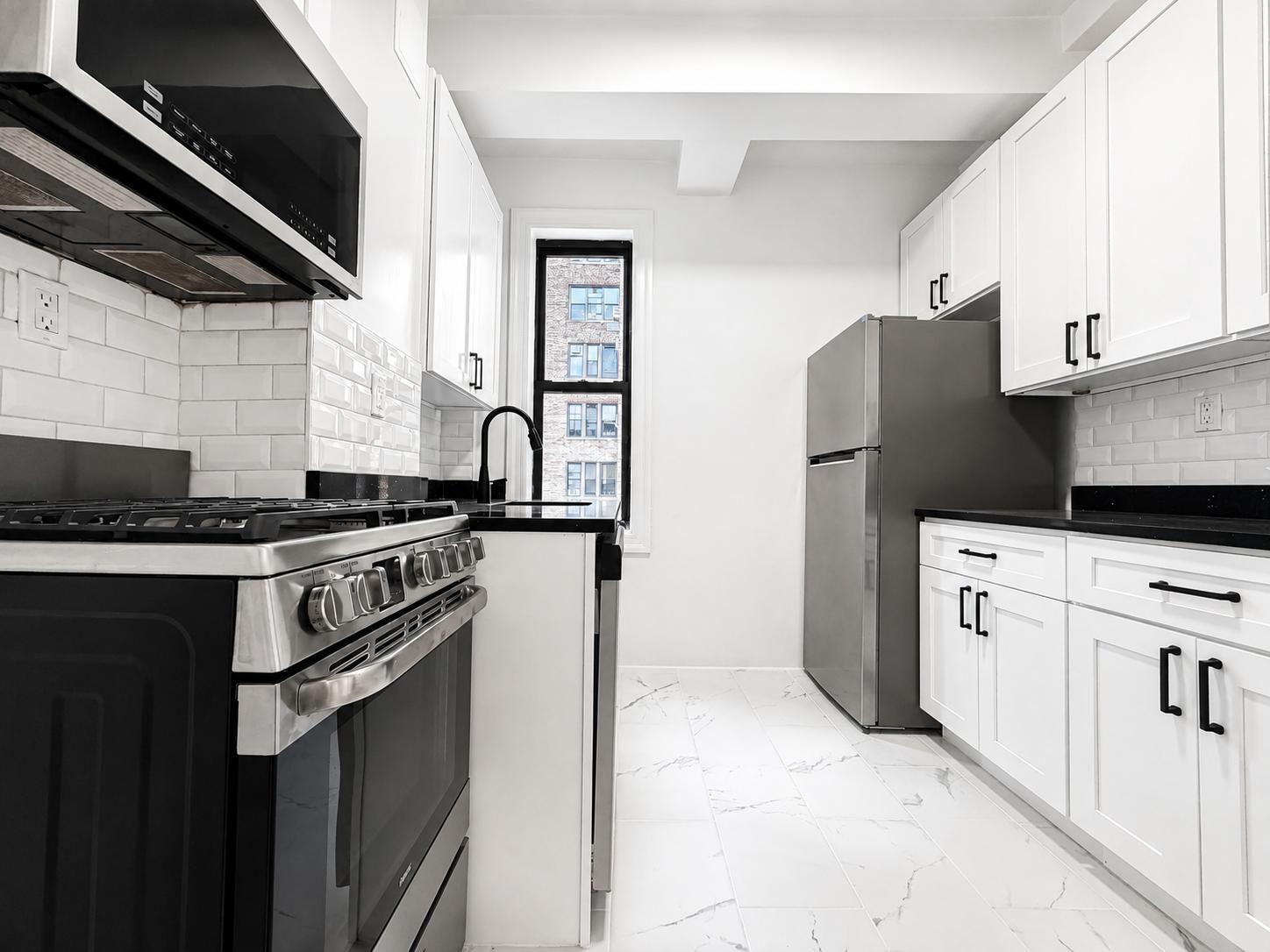 Building Photo - 308 W 104th St