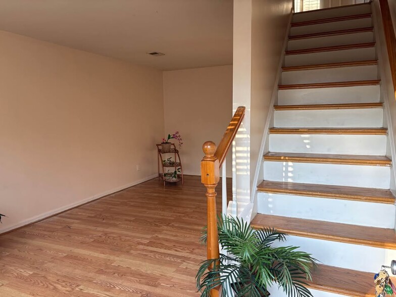 Building Photo - 9703 Hagel Cir