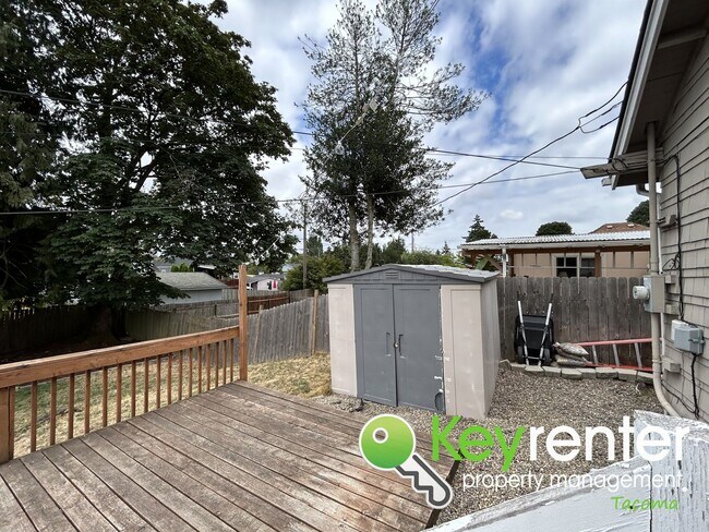 Building Photo - Gorgeous Craftsman 3 Bed 2 Bath Tacoma House