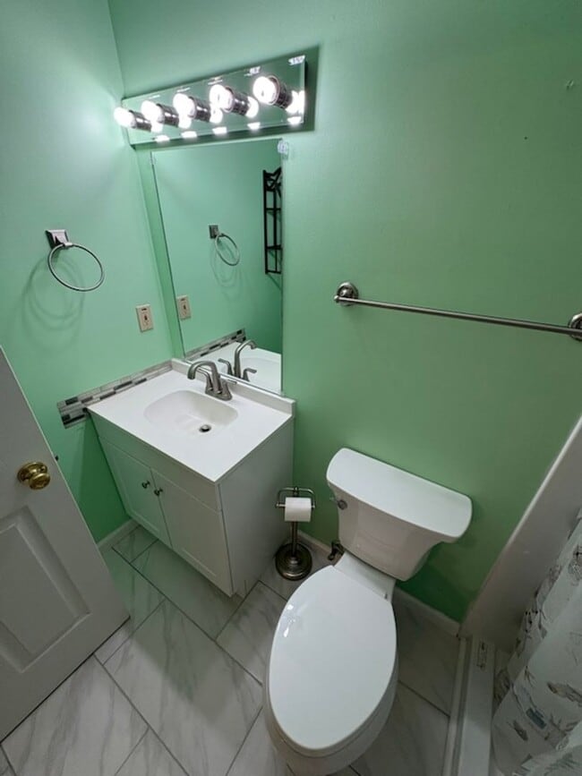 Building Photo - 1801 Brookline Ct