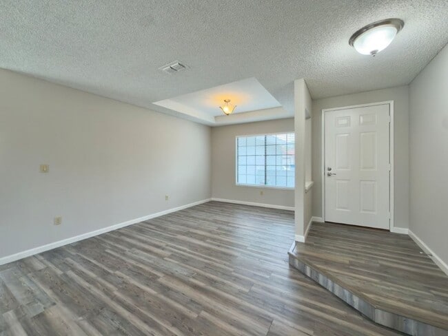 Building Photo - 204 Ashby Pl
