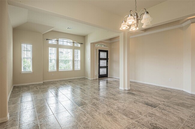 Building Photo - 21263 Lucknow Ln