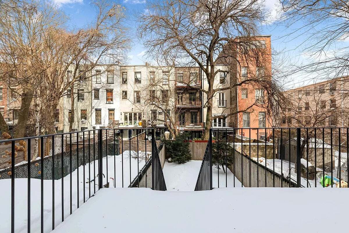 Building Photo - 307 W 136th St