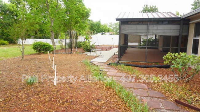 Building Photo - 1521 Parkglen Cir