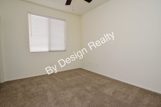 Building Photo - Immaculate Willow Ridge 4 Bedroom 2 Bath