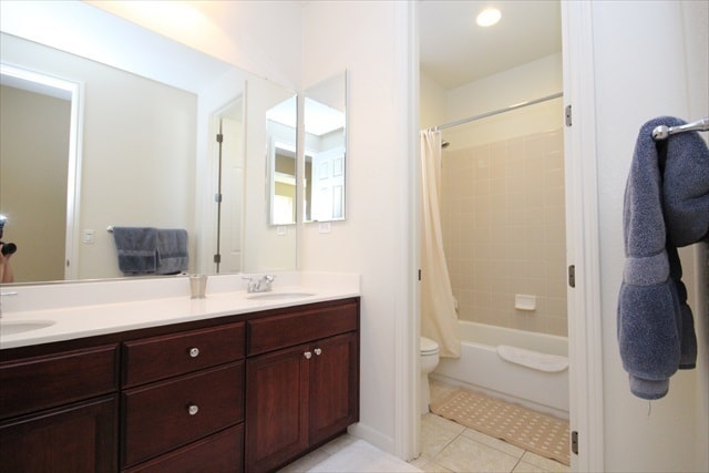 Building Photo - Gorgeous Home In the Desired Chesapeake Ne...