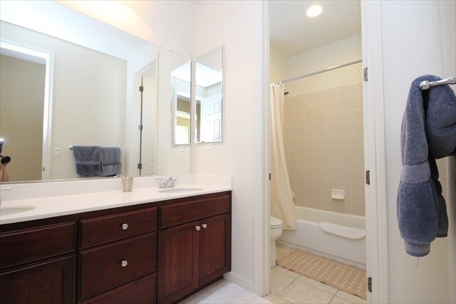 Building Photo - Gorgeous Home In the Desired Chesapeake Neighborhood