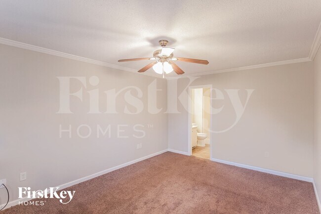 Building Photo - 4602 Hollow Ln