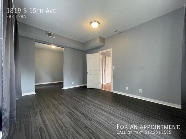 Building Photo - 1819 15th Ave S